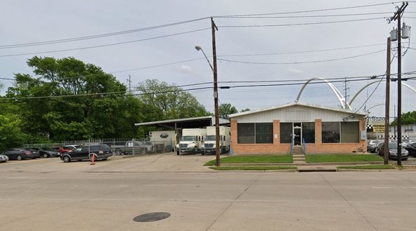 2306 N Beckley Ave, Dallas, TX 75208
